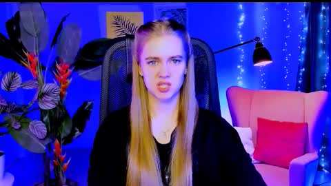 Snapshot of junewoods chatting on 03/04/26, 07:25 junewoods online show from 03/04/26, 07:25