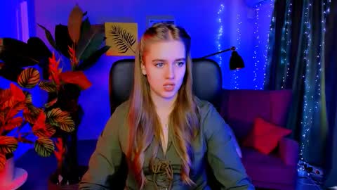 Snapshot of junewoods chatting on 03/17/26, 07:12 junewoods online show from 03/17/26, 07:12