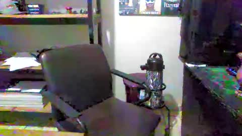 Snapshot of juniorextr_18_ chatting on 11/19/25, 02:00 juniorextr_18_ online show from 11/19/25, 02:00