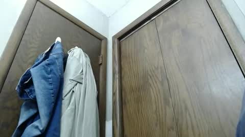 Snapshot of junk_yard_dog chatting on 11/19/25, 02:06 Dave online show from 11/19/25, 02:06