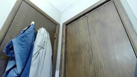 Snapshot of junk_yard_dog chatting on 11/22/25, 05:34 Dave online show from 11/22/25, 05:34