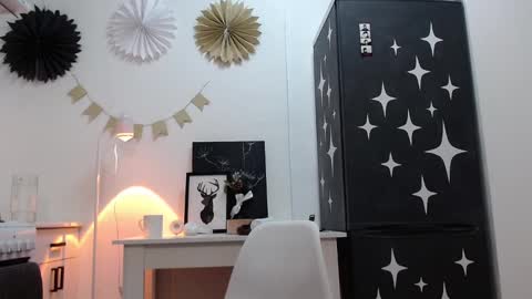 JunneWers online show from 12/22/25, 05:21