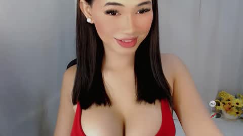 Snapshot of juny_lanyy chatting on 03/11/26, 12:55 Julia online show from 03/11/26, 12:55