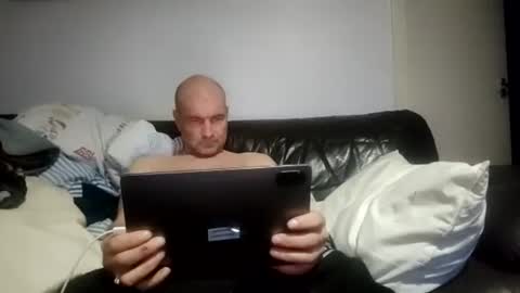 Yuri online show from 11/27/25, 04:03