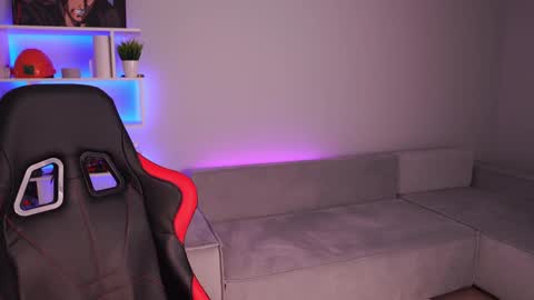 Snapshot of just_emmy chatting on 01/25/25, 04:45 just call me Emmy online show from 01/25/25, 04:45