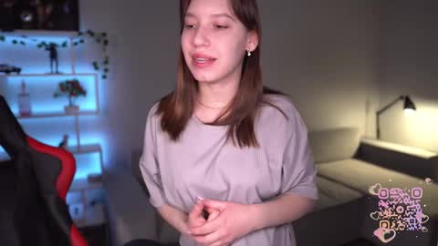 Snapshot of just_emmy chatting on 03/09/25, 04:49 just call me Emmy online show from 03/09/25, 04:49