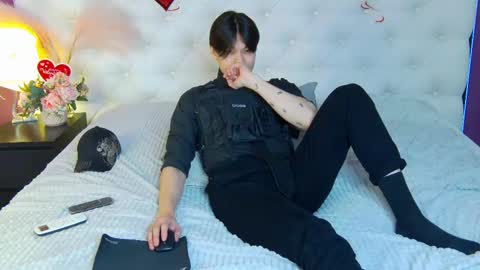 Snapshot of just_gay_ chatting on 02/18/25, 05:21 just_gay_ online show from 02/18/25, 05:21