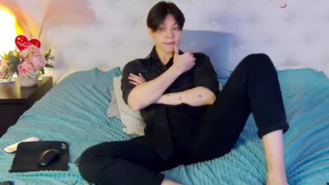 Snapshot of just_gay_ chatting on 02/19/25, 04:33 just_gay_ online show from 02/19/25, 04:33