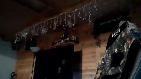 Snapshot of just_hangin_around chatting on 10/06/25, 03:53 just_hangin_around online show from 10/06/25, 03:53