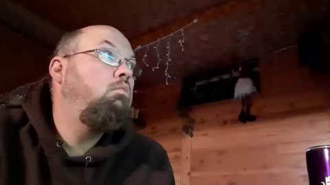 Snapshot of just_hangin_around chatting on 11/03/25, 02:07 just_hangin_around online show from 11/03/25, 02:07