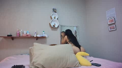  Isa y Luci  online show from 05/30/26, 04:15