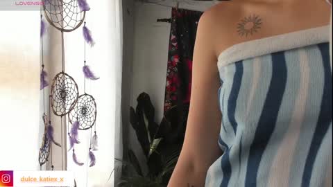 Snapshot of just_katiex chatting on 01/12/25, 07:53 Sofia online show from 01/12/25, 07:53