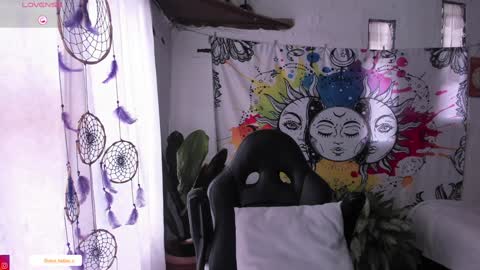 Snapshot of just_katiex chatting on 02/06/25, 01:10 Sofia online show from 02/06/25, 01:10