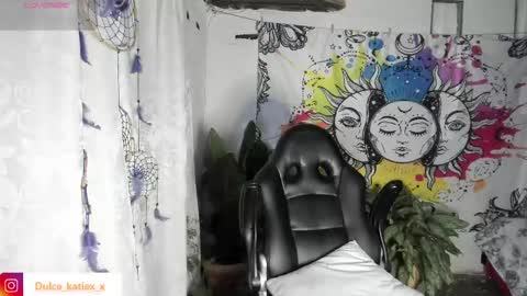 Snapshot of just_katiex chatting on 02/20/25, 10:05 Sofia online show from 02/20/25, 10:05