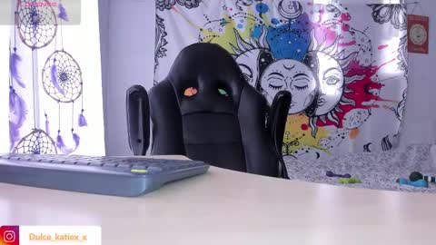 Snapshot of just_katiex chatting on 02/27/25, 09:25 Sofia online show from 02/27/25, 09:25