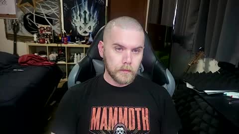 Snapshot of just_ryan88 chatting on 09/19/25, 01:18 Ryan online show from 09/19/25, 01:18