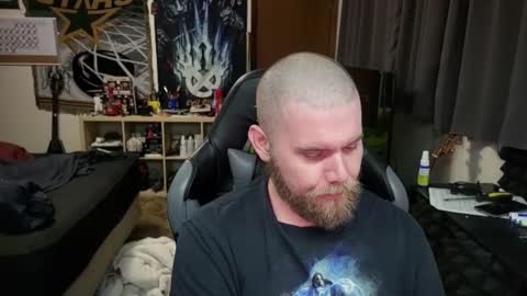 Snapshot of just_ryan88 chatting on 10/29/25, 05:42 Ryan online show from 10/29/25, 05:42