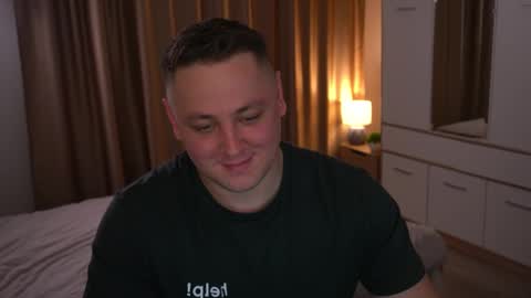 Snapshot of just_top chatting on 11/04/25, 04:28 David online show from 11/04/25, 04:28