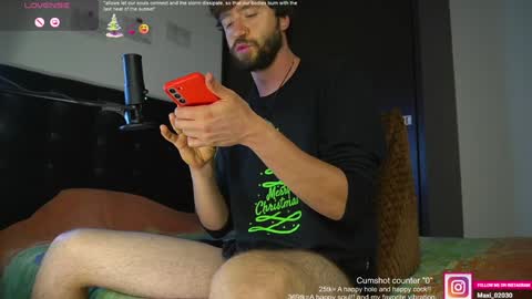 Snapshot of just_your_dreamboy chatting on 01/06/25, 11:42 Maxi online show from 01/06/25, 11:42