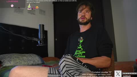 Snapshot of just_your_dreamboy chatting on 01/09/25, 10:20 Maxi online show from 01/09/25, 10:20