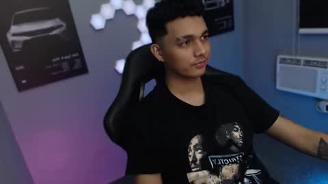 Snapshot of justagamerxxx chatting on 09/26/25, 10:41 Rhys online show from 09/26/25, 10:41