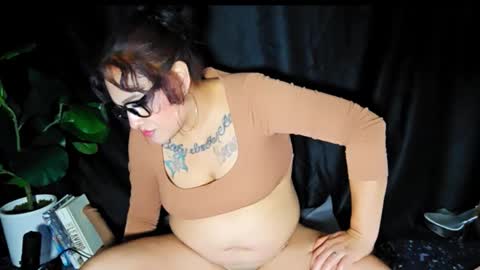 Snapshot of justagirlof chatting on 10/29/25, 03:42 Layla online show from 10/29/25, 03:42