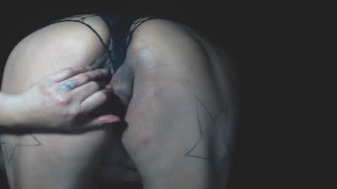 Snapshot of justagirlof chatting on 11/15/25, 10:56 Layla online show from 11/15/25, 10:56