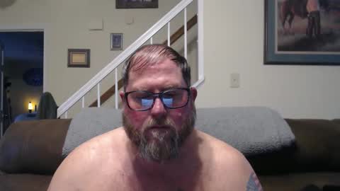 Snapshot of justaguyandnaked chatting on 12/19/25, 09:33 justaguyandnaked online show from 12/19/25, 09:33