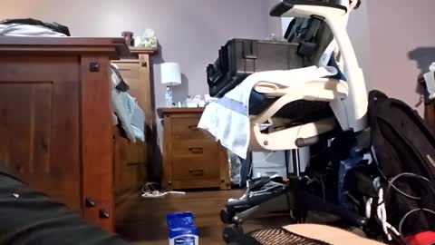 Snapshot of justaskforbiga chatting on 02/19/25, 06:11 Tohiptwoquit online show from 02/19/25, 06:11