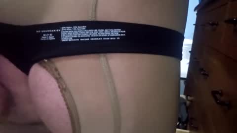 Snapshot of justaskforbiga chatting on 10/19/25, 05:30 Tohiptwoquit online show from 10/19/25, 05:30