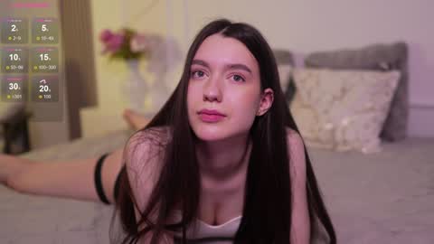 Snapshot of justbarbie_new_ chatting on 01/16/25, 12:02 Katarina online show from 01/16/25, 12:02