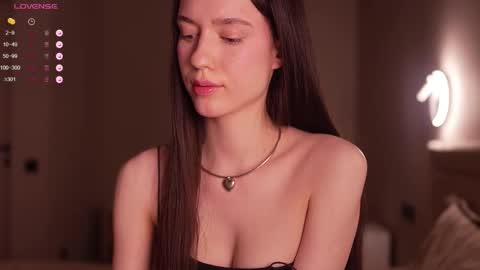 Snapshot of justbarbie_new_ chatting on 09/25/25, 07:39 Katarina online show from 09/25/25, 07:39