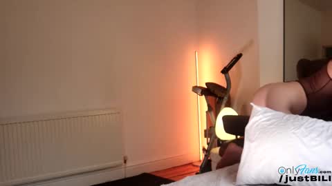 Billie  B  William online show from 10/08/25, 08:34