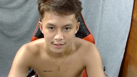 Snapshot of justcallme_james chatting on 06/09/26, 04:57 James online show from 06/09/26, 04:57