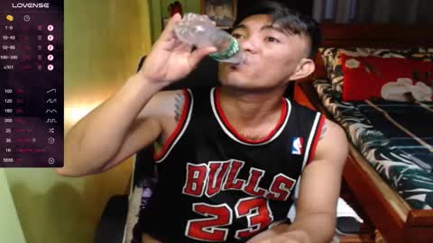 Snapshot of justcallmekarl chatting on 10/25/25, 06:43 Karl online show from 10/25/25, 06:43