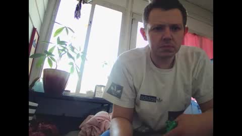 Snapshot of justclickthis chatting on 03/12/25, 06:44 justclickthis online show from 03/12/25, 06:44