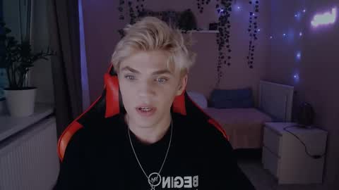 U bf Justin online show from 02/14/25, 03:36