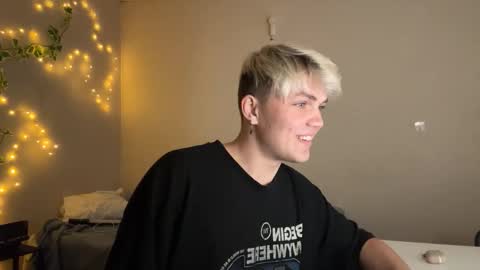 U bf Justin online show from 12/15/25, 04:33