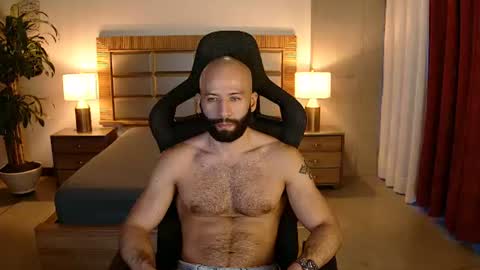 Snapshot of justin_hton chatting on 07/05/26, 11:23 Justin online show from 07/05/26, 11:23