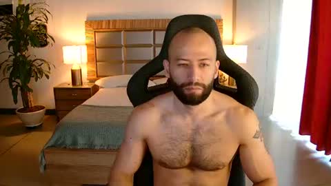 Snapshot of justin_hton chatting on 08/05/26, 12:41 Justin online show from 08/05/26, 12:41
