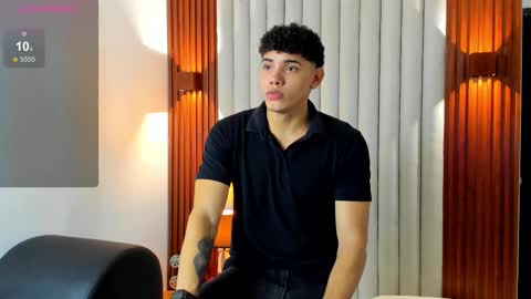 Snapshot of justin_mack_ chatting on 11/12/25, 11:54 Justin online show from 11/12/25, 11:54