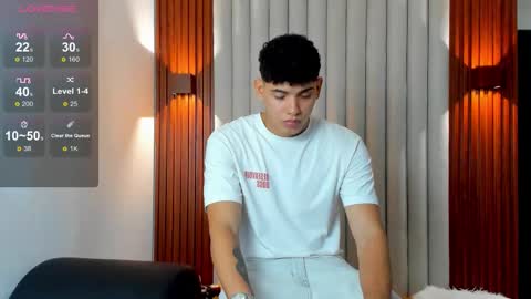 Snapshot of justin_mack_ chatting on 11/28/25, 05:59 Justin online show from 11/28/25, 05:59