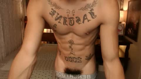 justine_hunk online show from 12/05/25, 10:02