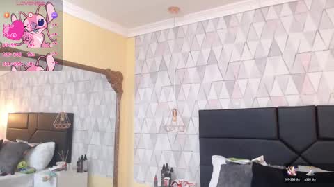 Justine online show from 02/19/25, 04:12