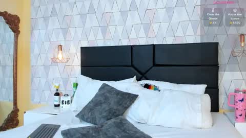 Justine online show from 11/22/25, 04:11