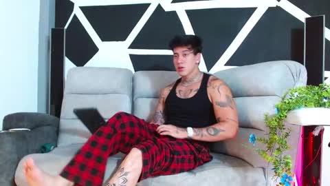 justinfuller_31 online show from 11/28/25, 11:29