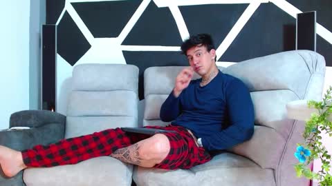 justinfuller_31 online show from 11/29/25, 06:33