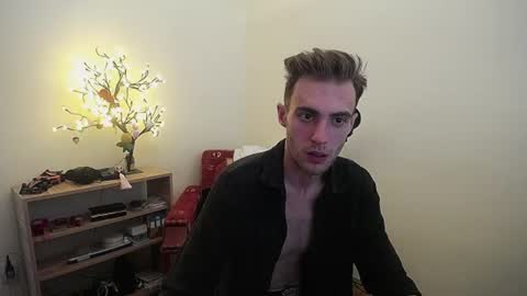 Hologram Guy online show from 06/30/26, 06:25
