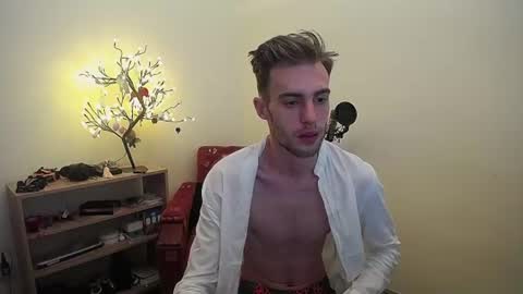 Hologram Guy online show from 07/05/26, 06:20