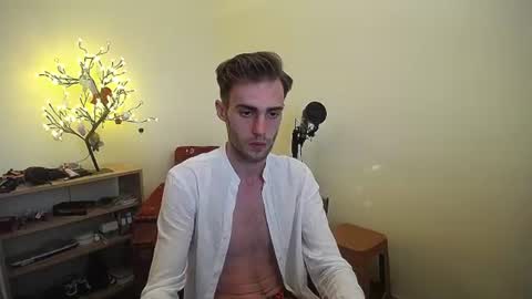 Hologram Guy online show from 07/06/26, 03:03